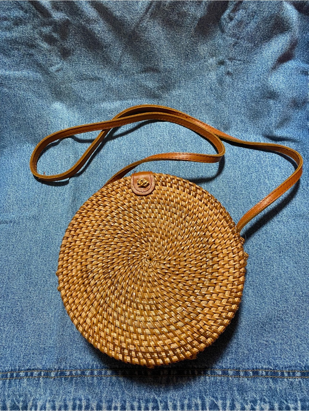 Woven Round Crossbody Bag in Brown